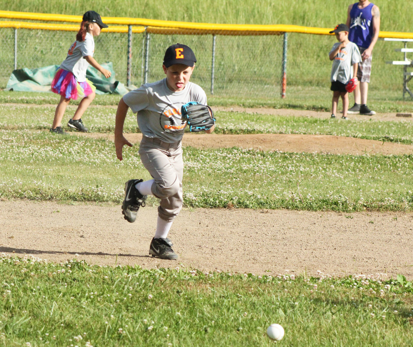 First baseman tracks down the ball